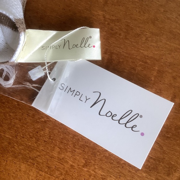 New Simply Noelle Striped Scarf/Wrap - Picture 10 of 10